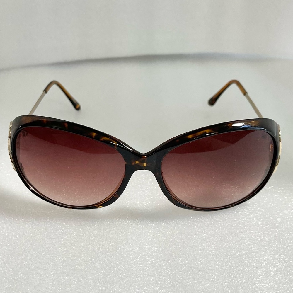 Betsey Johnson sunglasses - Picture 3 of 12